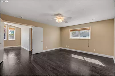 1522 NE Marine Dr, Portland, OR 97211 - Photo 32