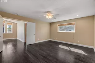 1522 NE Marine Dr, Portland, OR 97211 - Photo 32