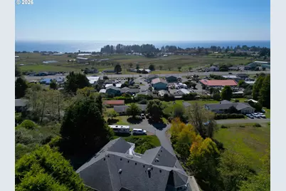 15709 Pelican Bay Dr, Brookings, OR 97415 - Photo 2