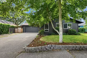 909 N Sitka Ave, Newberg, OR 97132 - Photo 2