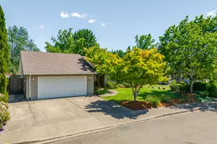 638 SW Westview Dr, McMinnville, OR 97128 - Photo 2