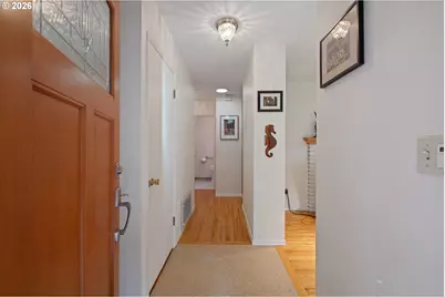 6167 SW Miles Ct, Portland, OR 97219 - Photo 4