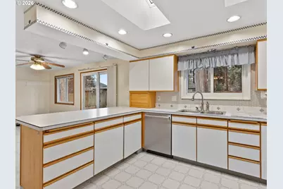 1288 SE 40th Ave, Hillsboro, OR 97123 - Photo 12