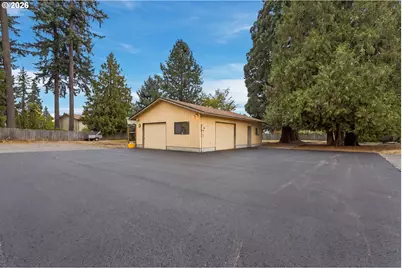 8123 SE Roots Rd, Milwaukie, OR 97267 - Photo 26