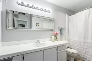 4000 Carman Dr, Lake Oswego, OR 97035 - Photo 16