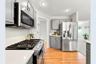 7215 SW 8th Ave, Portland, OR 97219 - Photo 8