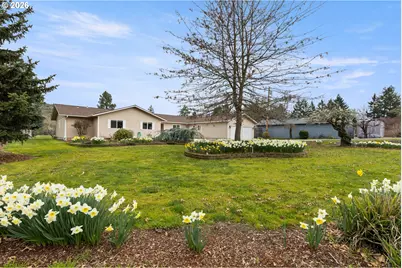 2164 SE Douglas Ave, Roseburg, OR 97470 - Photo 2