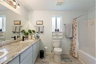 2164 SE Douglas Ave, Roseburg, OR 97470 - Photo 36