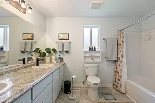 2164 SE Douglas Ave, Roseburg, OR 97470 - Photo 36