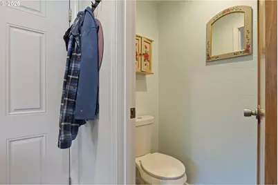 2164 SE Douglas Ave, Roseburg, OR 97470 - Photo 40