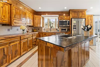 2164 SE Douglas Ave, Roseburg, OR 97470 - Photo 14