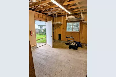940 W 16th St, Coquille, OR 97423 - Photo 16