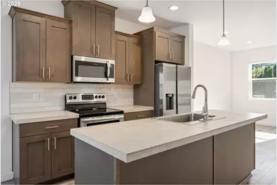 988 SW 2nd Way, Troutdale, OR 97060 - Photo 8