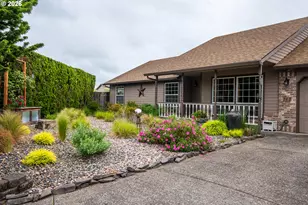 365 SE 7th Way, Canby, OR 97013 - Photo 2