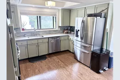 3138 NE 158th Ave, Portland, OR 97230 - Photo 6