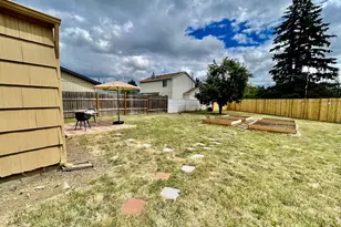 5901 SE Flavel Dr, Portland, OR 97206 - Photo 18