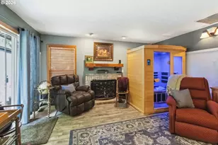 209 W Beacon Hill Dr, Longview, WA 98632 - Photo 32