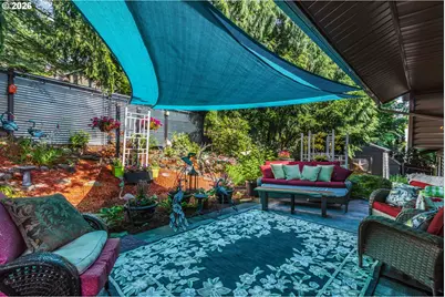 209 W Beacon Hill Dr, Longview, WA 98632 - Photo 2