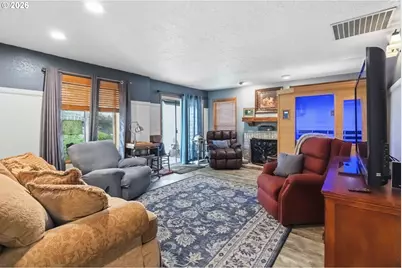 209 W Beacon Hill Dr, Longview, WA 98632 - Photo 30