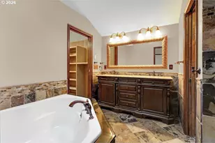 2620 W 22nd Ave, Eugene, OR 97405 - Photo 22