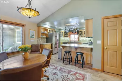 210 S 2nd St, Carlton, OR 97111 - Photo 10