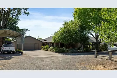 210 S 2nd St, Carlton, OR 97111 - Photo 2