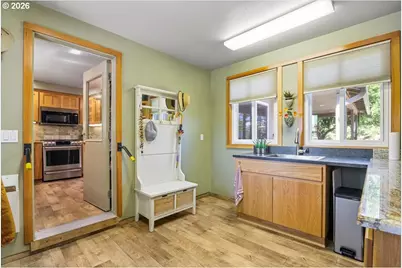 210 S 2nd St, Carlton, OR 97111 - Photo 20