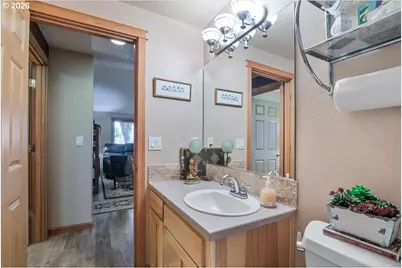 210 S 2nd St, Carlton, OR 97111 - Photo 32