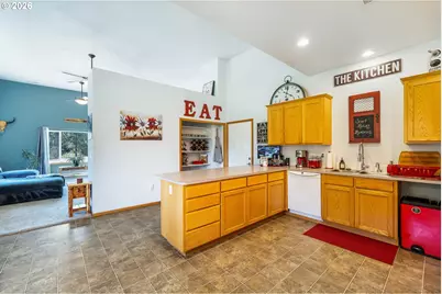 82056 Mahr Ln, Creswell, OR 97426 - Photo 16