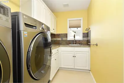39735 Hood St, Sandy, OR 97055 - Photo 16