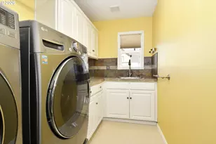 39735 Hood St, Sandy, OR 97055 - Photo 16