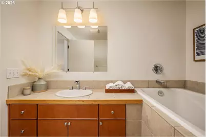 2327 NW Northrup St #3, Portland, OR 97210 - Photo 28