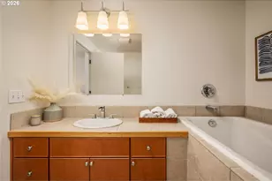 2327 NW Northrup St, Portland, OR 97210 - Photo 28