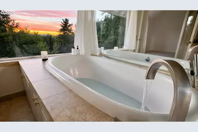18 Northview Ct, Lake Oswego, OR 97035 - Photo 2