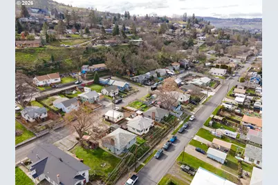 724 E 14th St, The Dalles, OR 97058 - Photo 36