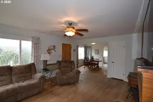 724 E 14th St, The Dalles, OR 97058 - Photo 4