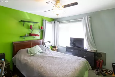 724 E 14th St, The Dalles, OR 97058 - Photo 12