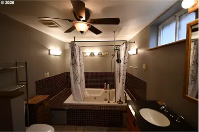 724 E 14th St, The Dalles, OR 97058 - Photo 30