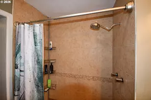 724 E 14th St, The Dalles, OR 97058 - Photo 14