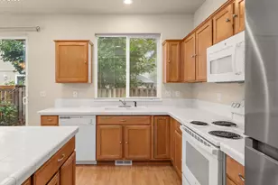 17615 SW Falling Leaf Ct, Beaverton, OR 97003 - Photo 10