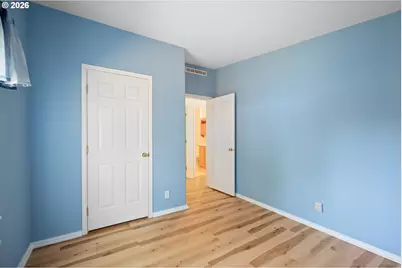 827 NE Woodard Ave, Castle Rock, WA 98611 - Photo 24