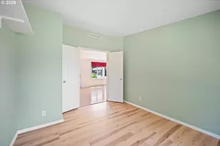 827 NE Woodard Ave, Castle Rock, WA 98611 - Photo 18