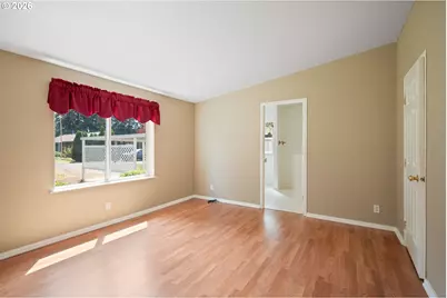 827 NE Woodard Ave, Castle Rock, WA 98611 - Photo 14