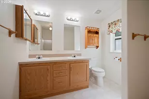 827 NE Woodard Ave, Castle Rock, WA 98611 - Photo 14