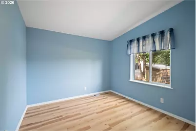 827 NE Woodard Ave, Castle Rock, WA 98611 - Photo 20
