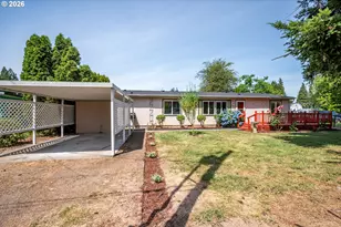 827 NE Woodard Ave, Castle Rock, WA 98611 - Photo 2