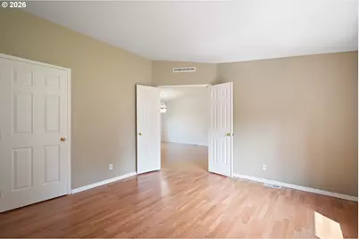 827 NE Woodard Ave, Castle Rock, WA 98611 - Photo 16