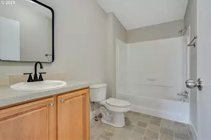 1015 Oak St, Silverton, OR 97381 - Photo 24