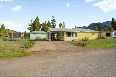 76395 River Rd, Oakridge, OR 97463 - Photo 2