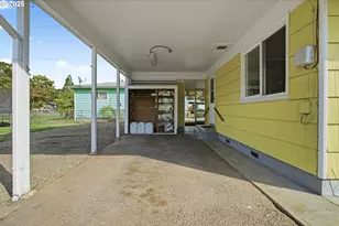 76395 River Rd, Oakridge, OR 97463 - Photo 34